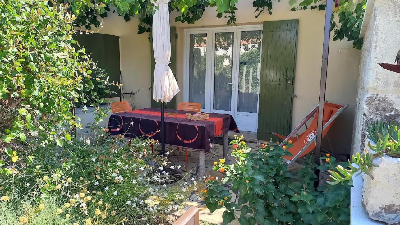 Les Lavandins-Gite Magali Saint-Rémy-de-Provence Buitenkant foto